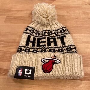 Miami heat beanie Pom knit hat nwt